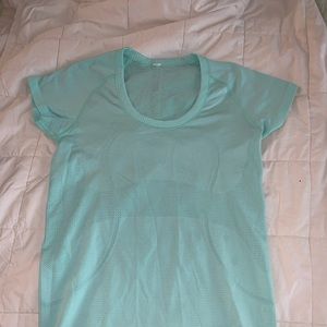 Lululemon Run Swiftly shirt